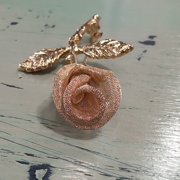 AAI | Vintage Gold Toned Rose Stem Brooch with Mesh Petal Detailing 2" - Picture 5 of 10